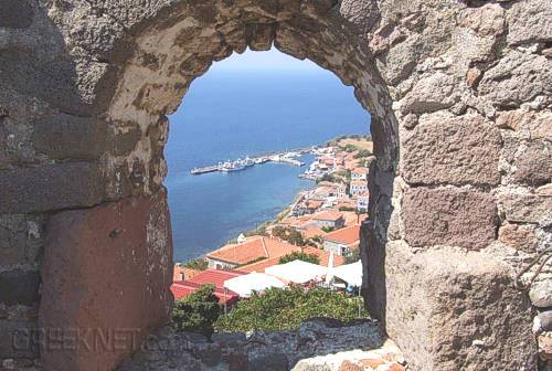 Molivos' picturesque port from the castle.